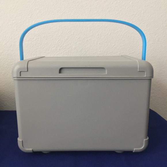 Novelty Retro Boombox Mini Cooler - Picture 9 of 10